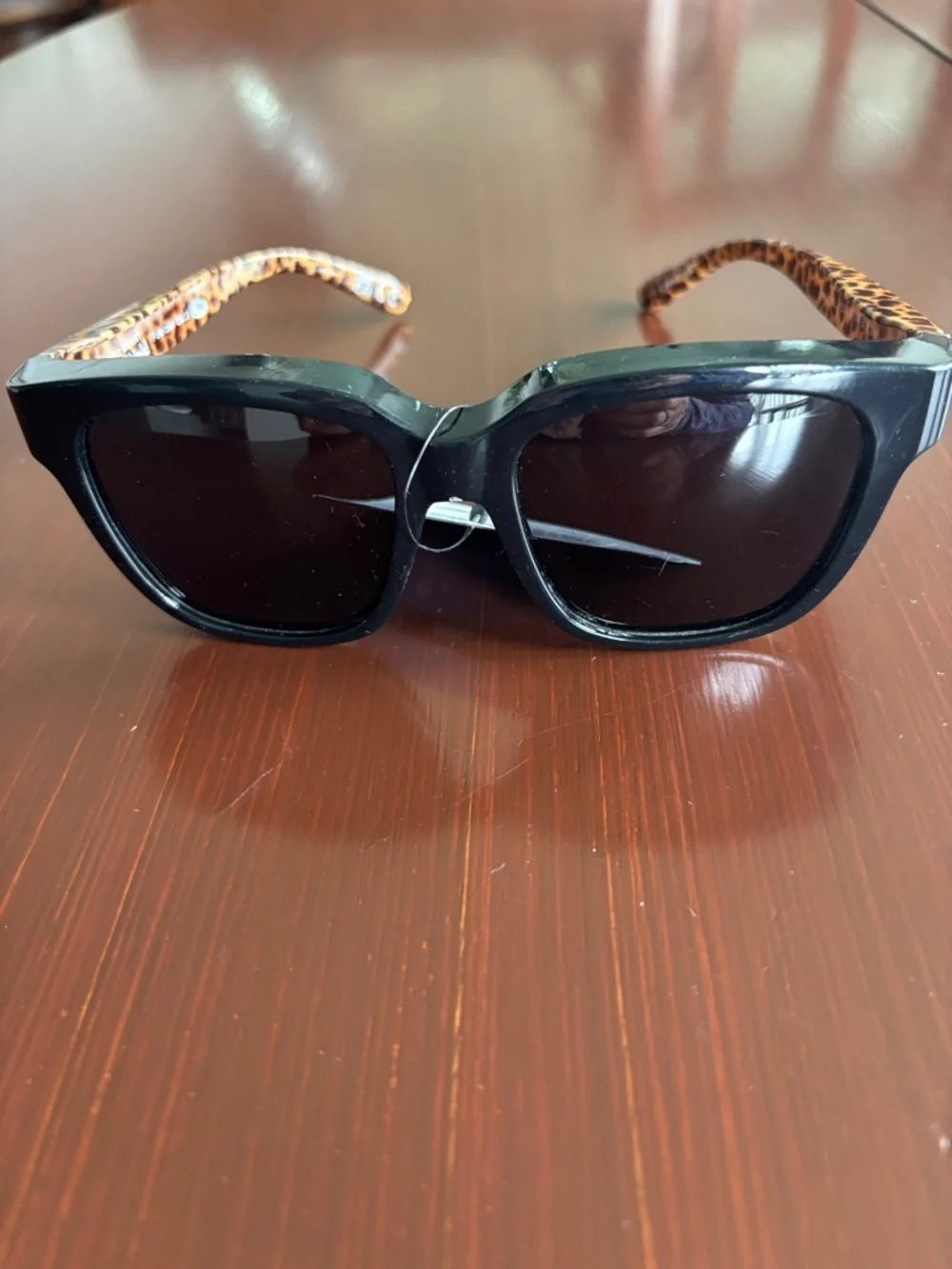 Foster Grant Solar Shield polarized,tortoise shell leopard arms,black frame/lens